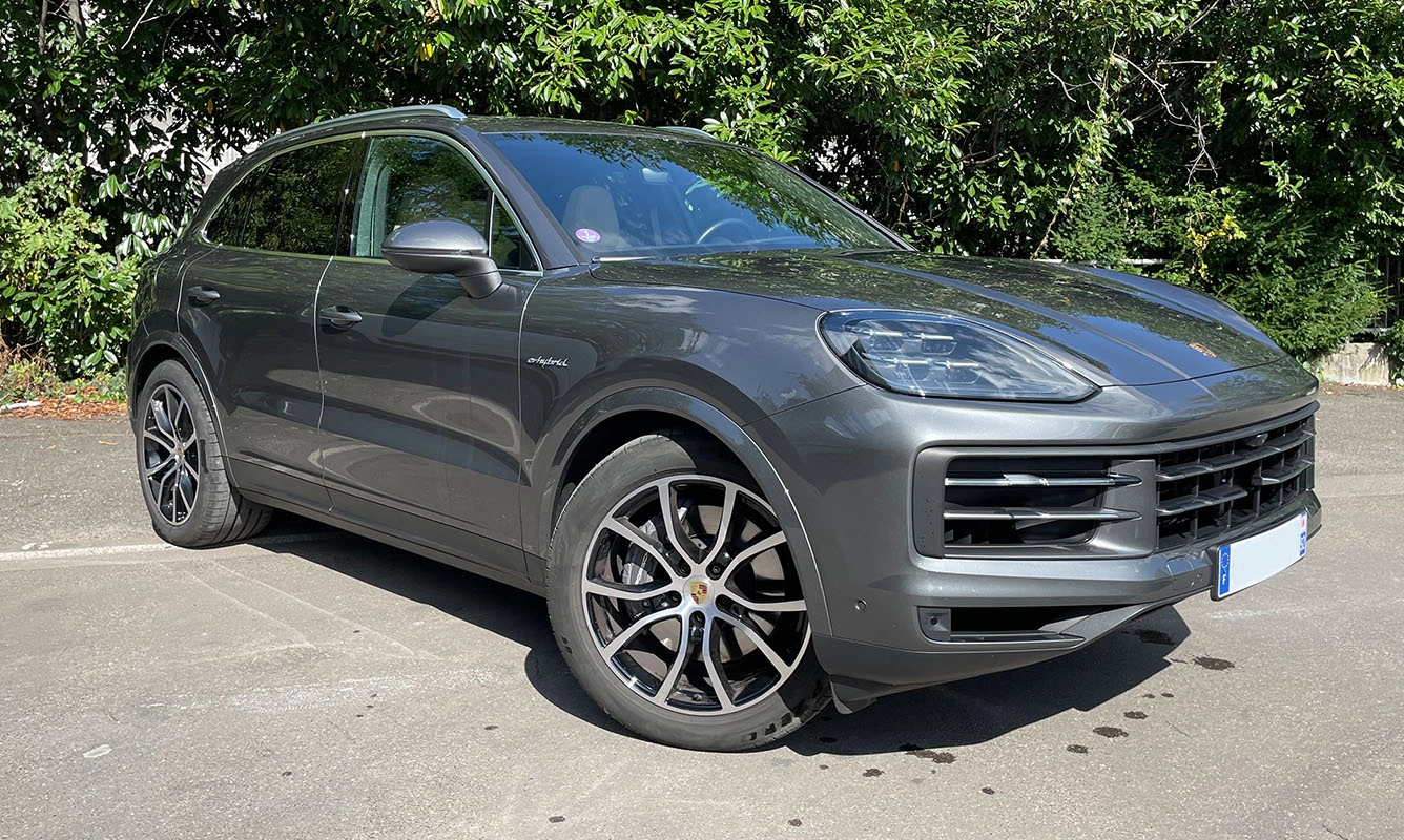 rent Porsche Cayenne rent Porsche Cayenne